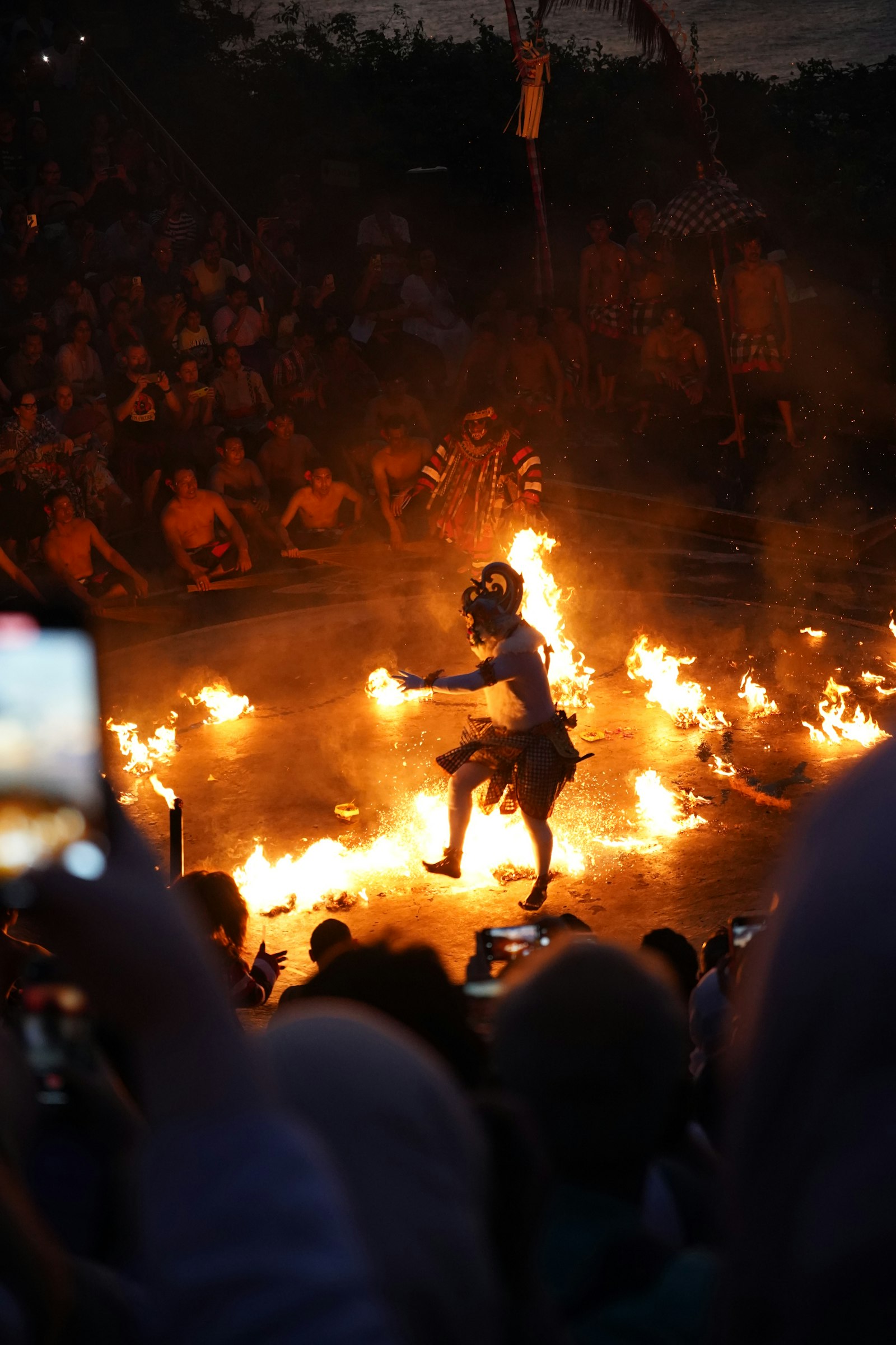 Uluwatu Temple Sunset & Kecak Fire Dance with Jimbaran Seafood Dinner
